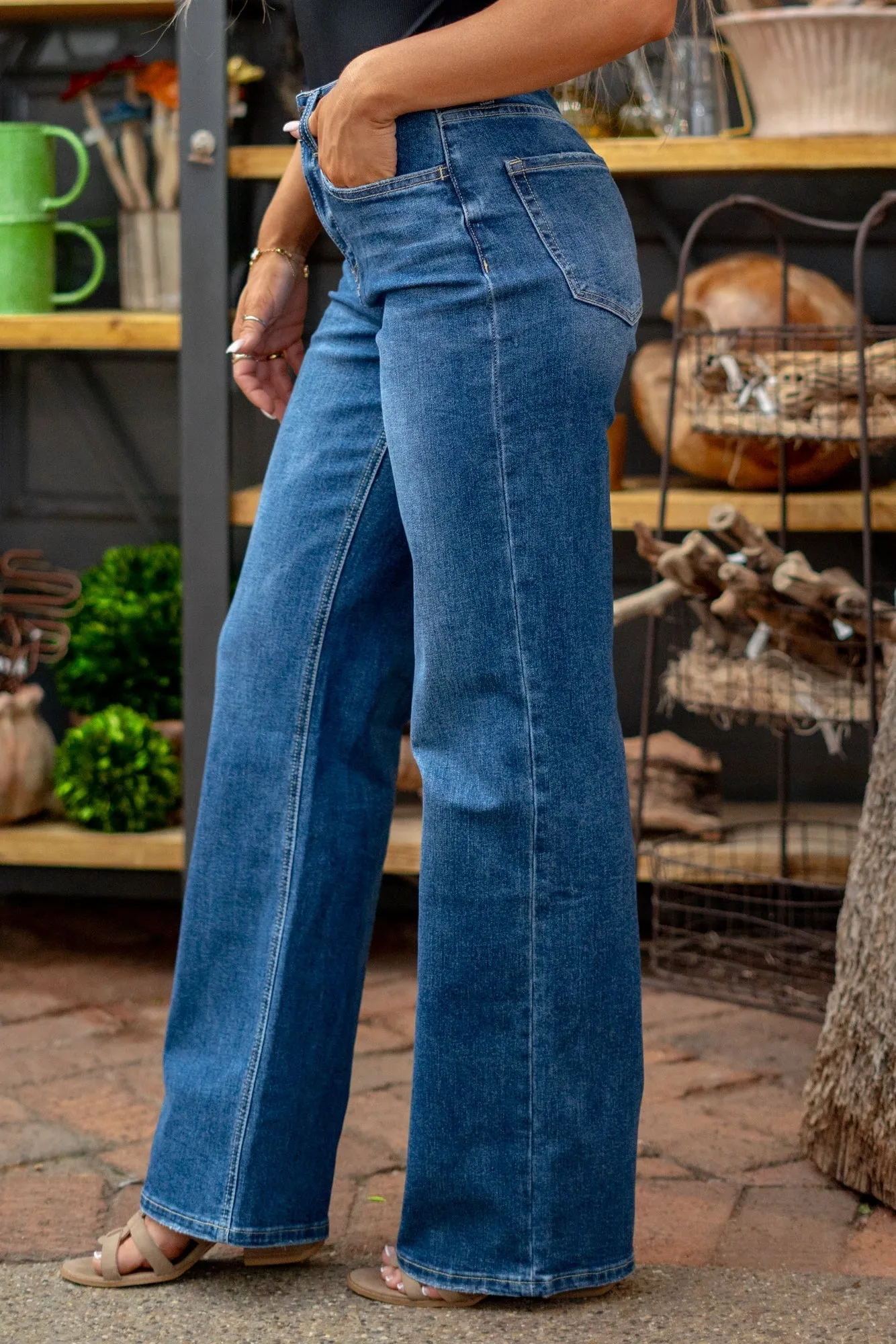 Accomplished 90's High Rise Loose Fit Jeans
