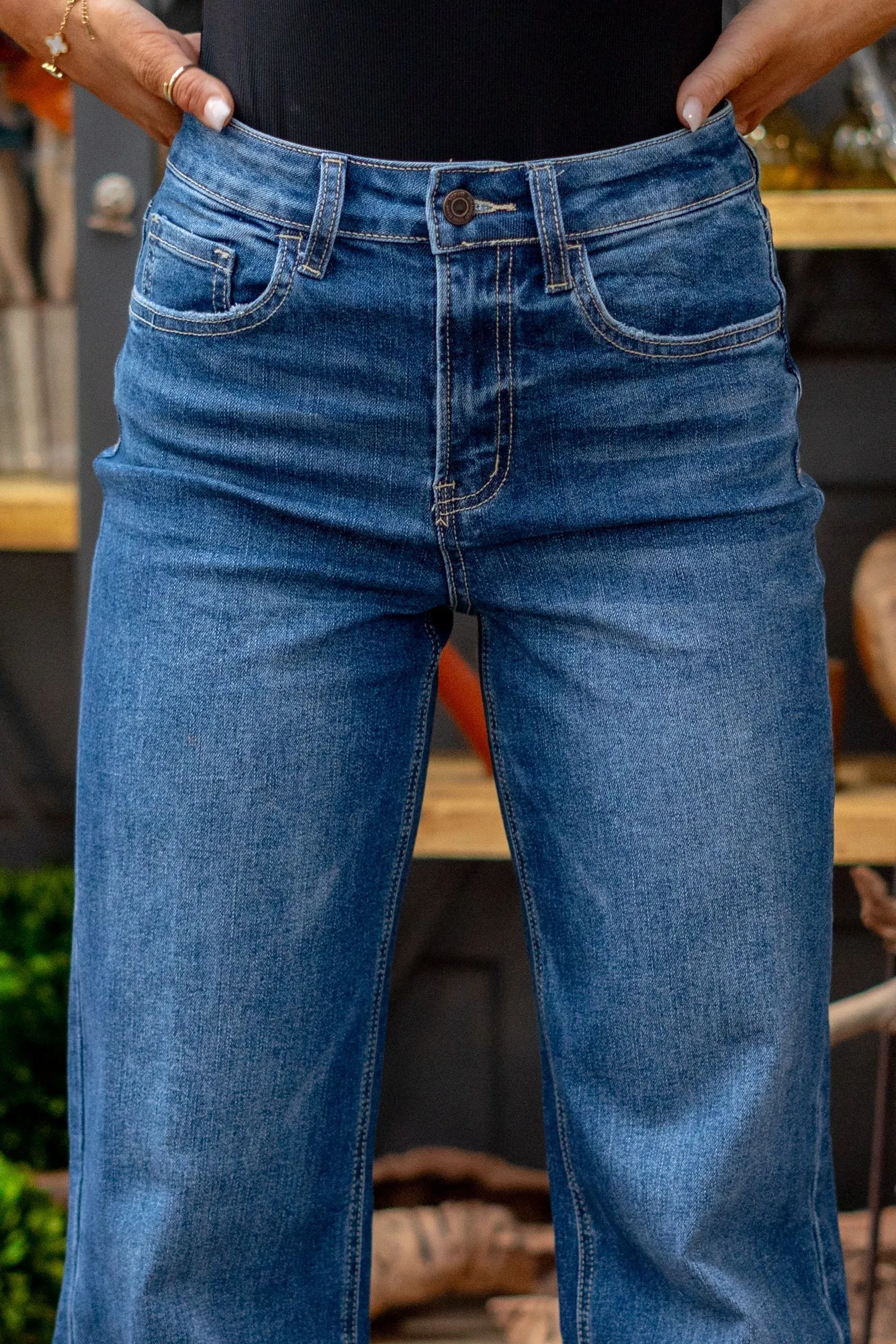 Accomplished 90's High Rise Loose Fit Jeans