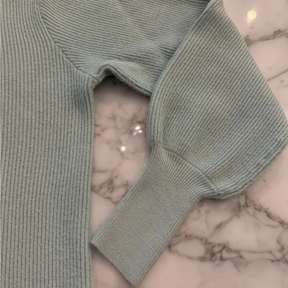 Anthropologie Line Dot mint green turtleneck sweater puff sleeve sz M