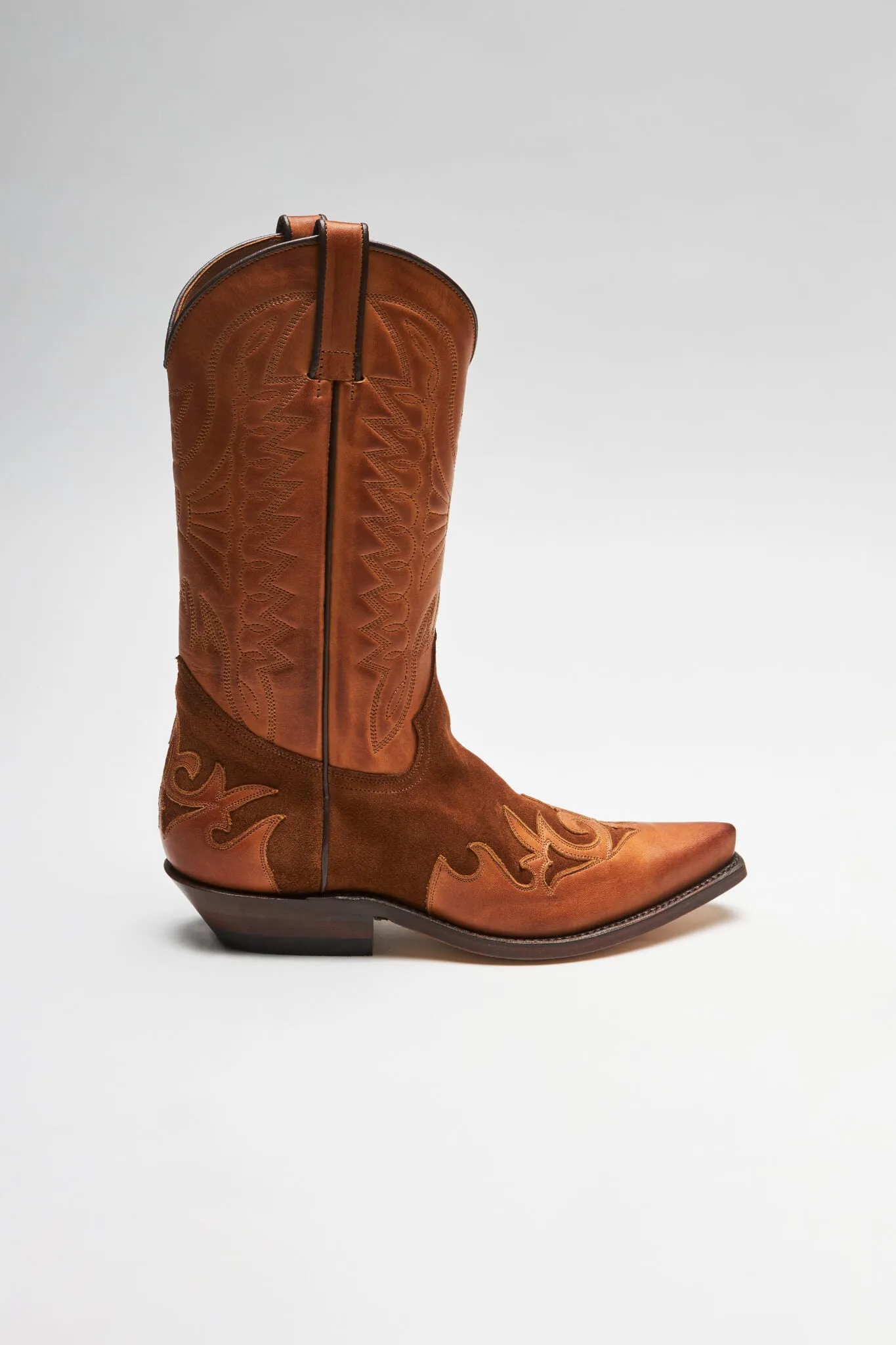 CARLOS Unisex Cognac