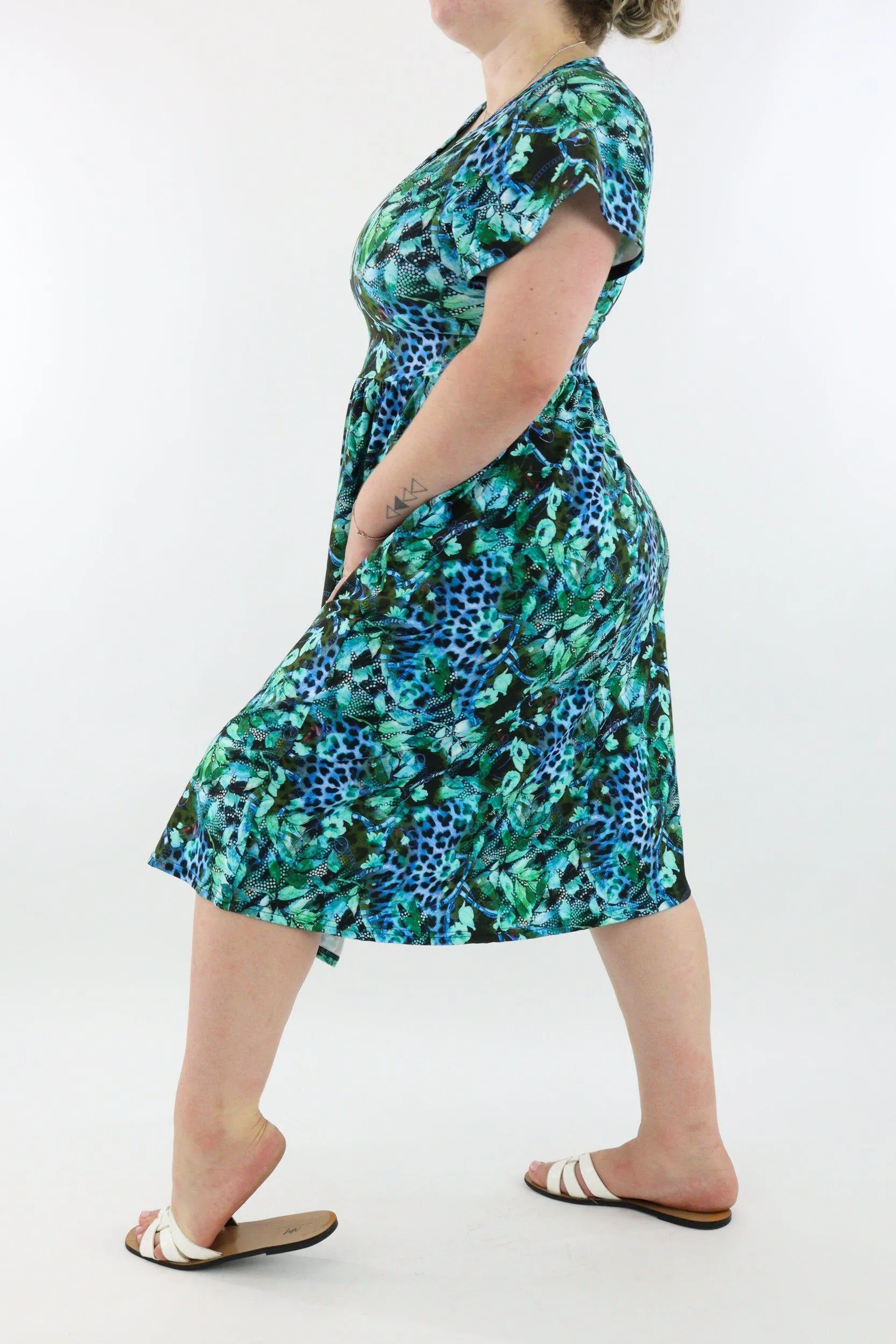 Chimerical - A-Line Dress - Midi Length - Side Pockets