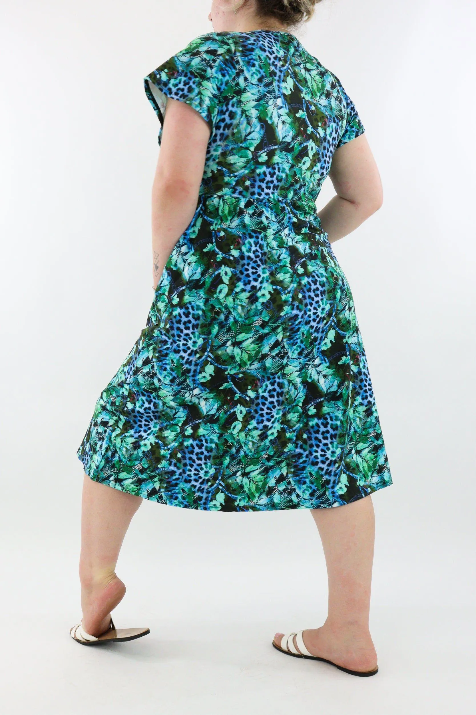Chimerical - A-Line Dress - Midi Length - Side Pockets