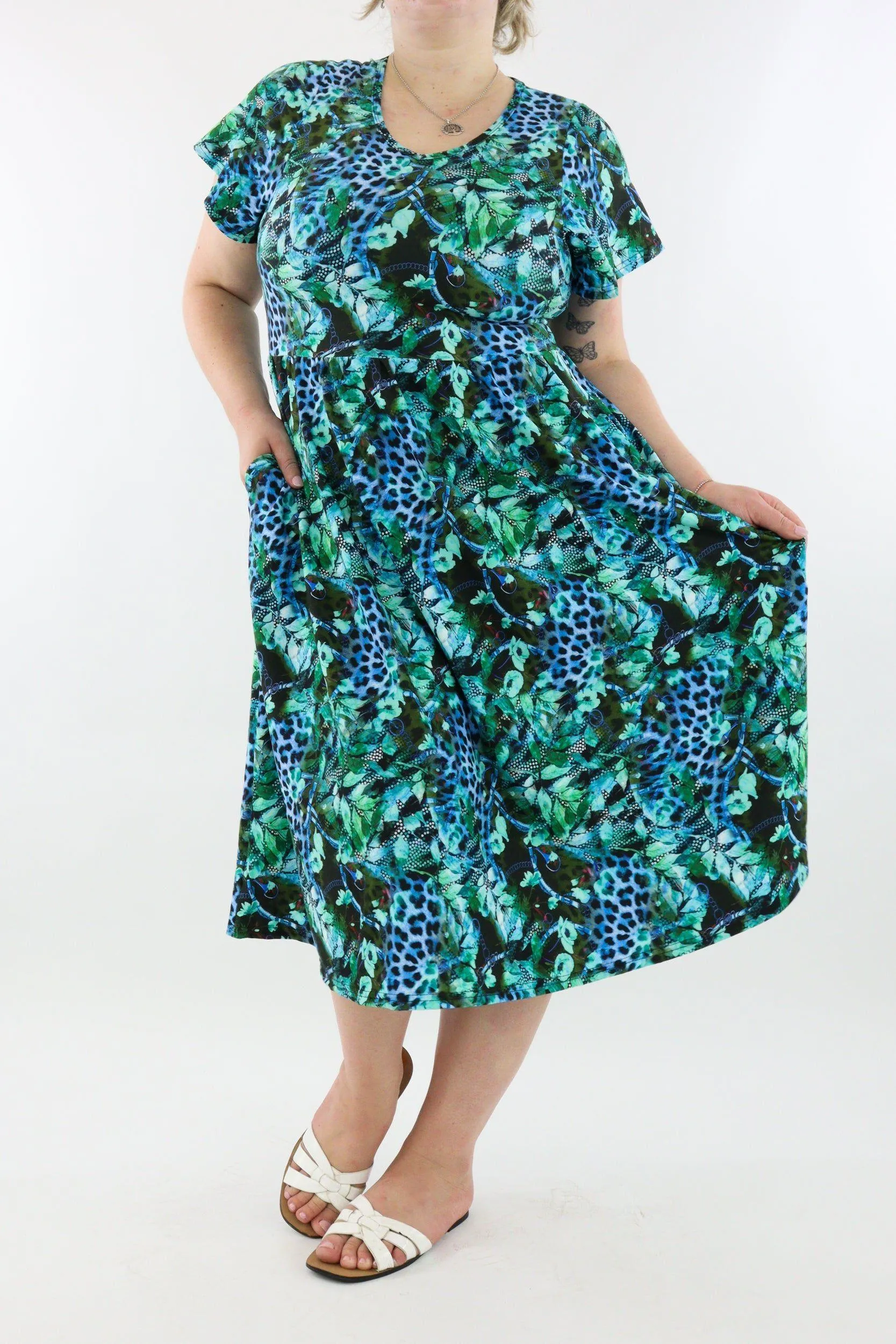 Chimerical - A-Line Dress - Midi Length - Side Pockets