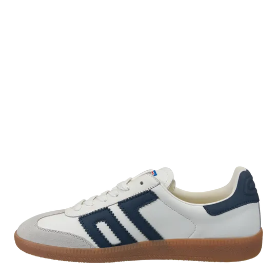 Cloud Sneaker in Navy