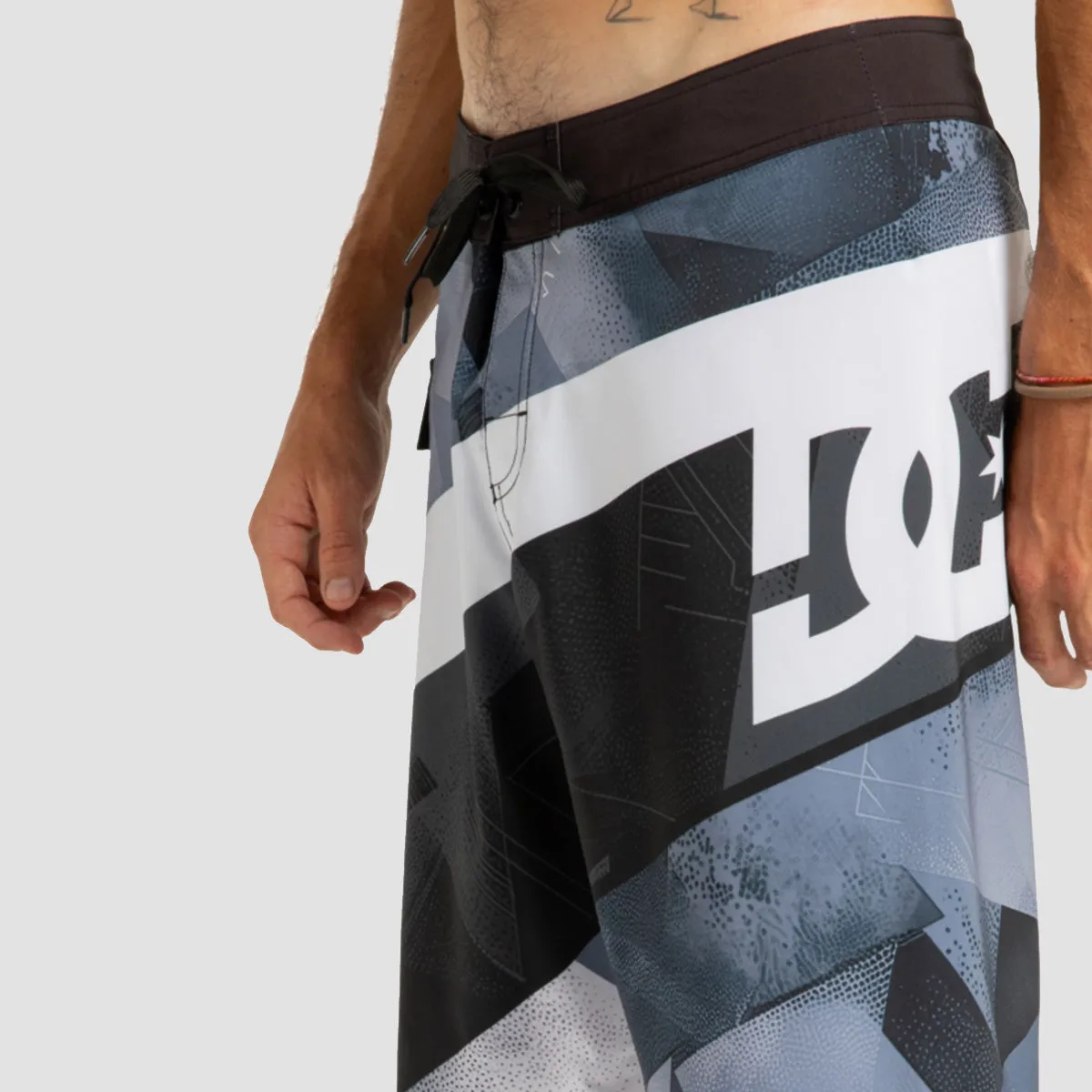 DC Burnout 21" Boardshorts Medium Grey