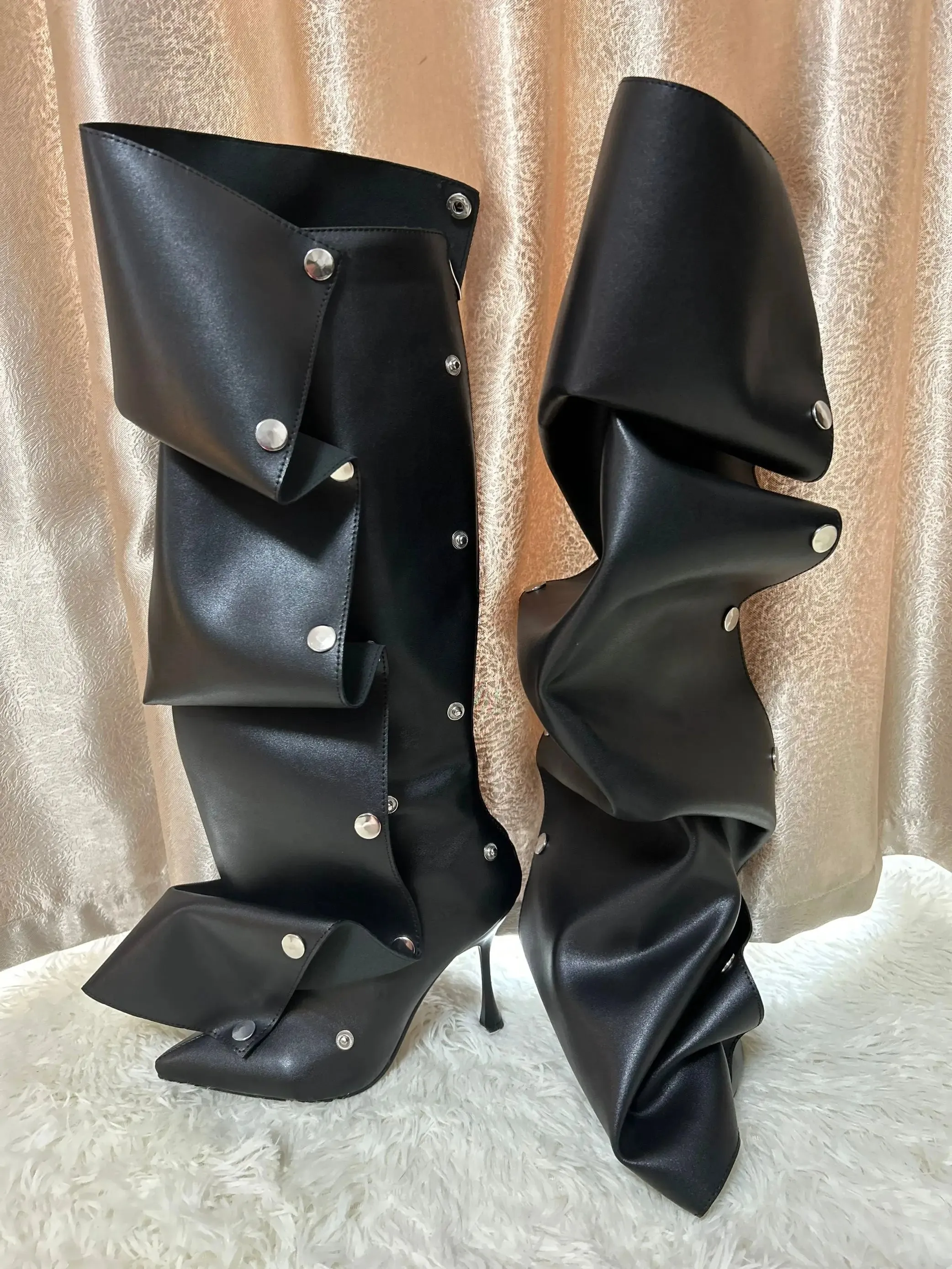 European and American Slim High Heels, Knee High Boots, Pointed Pleated Metal Buttons, Women's Fashion Show, Winter Boots