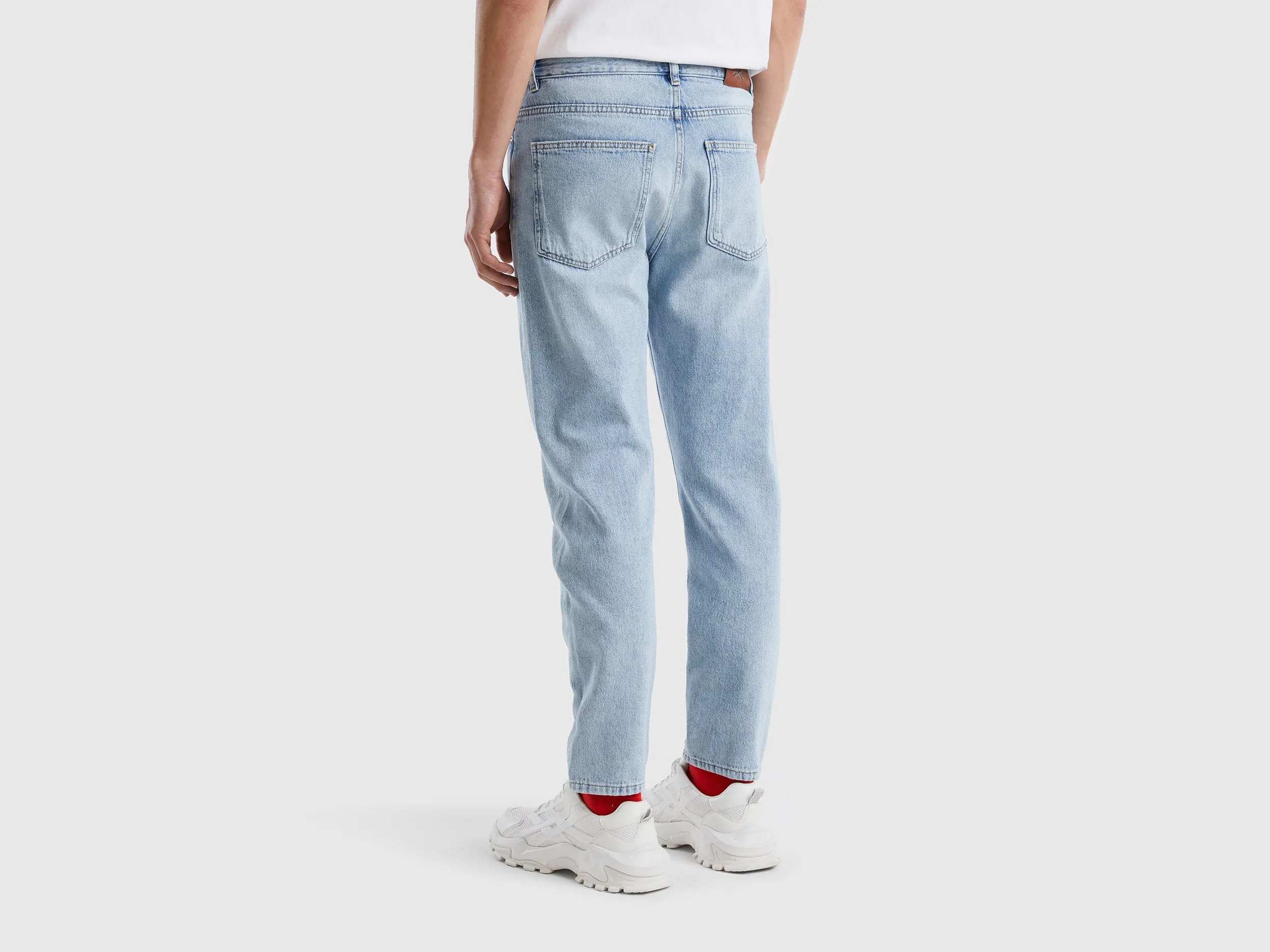 FIVE-POCKET LOOSE FIT JEANS