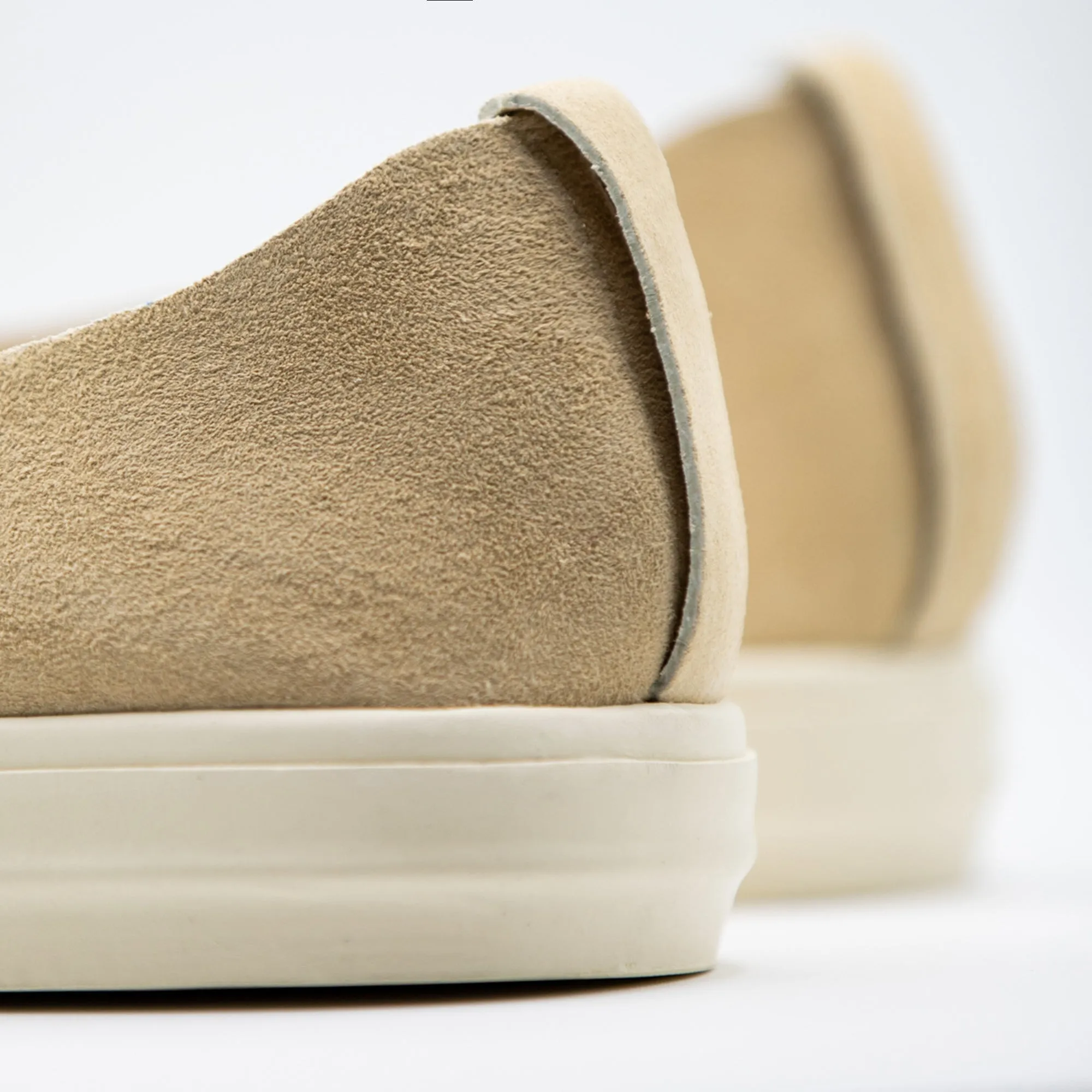 Glover / Tan / White