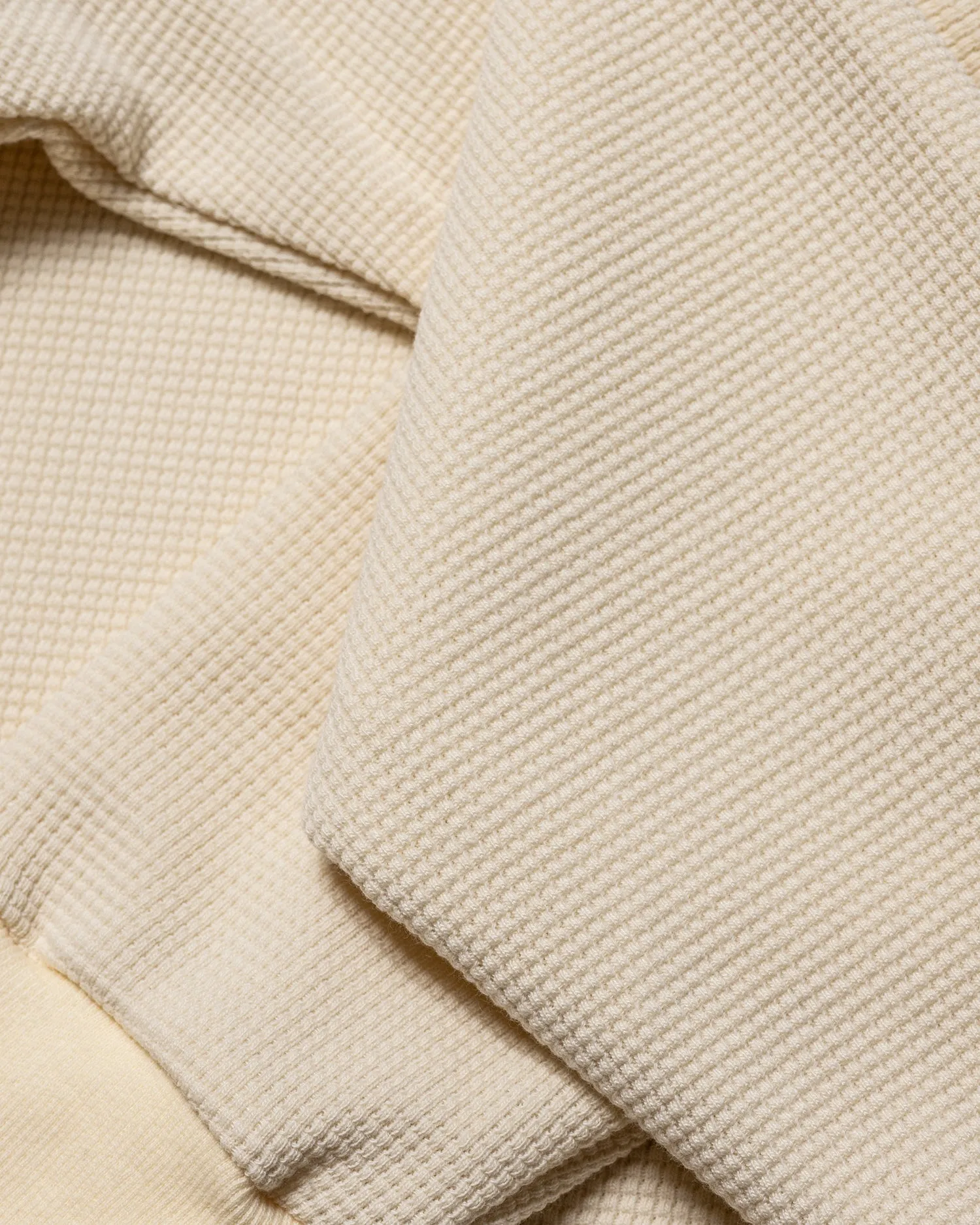 Henley: Cream