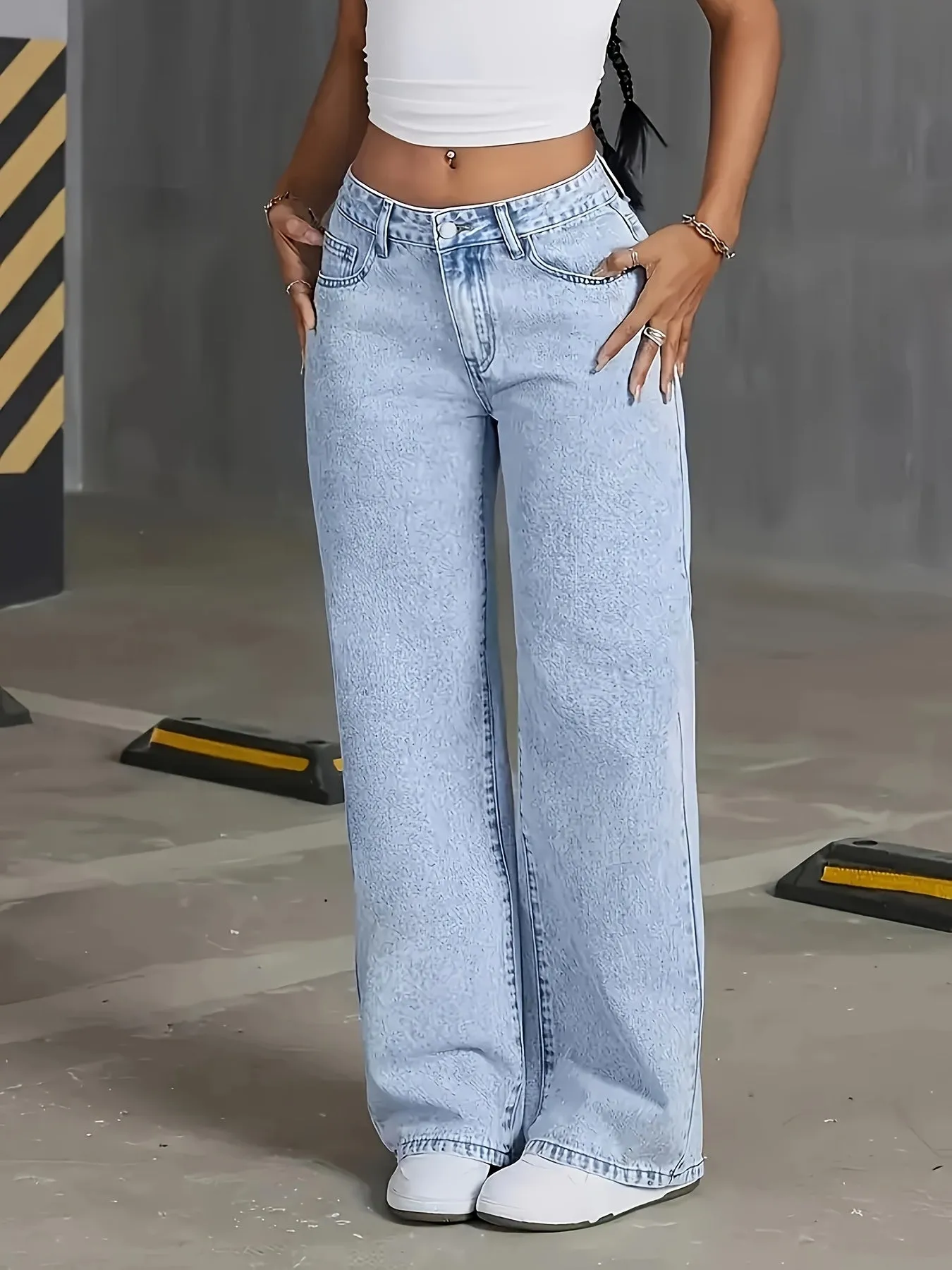 High-Waisted Wide Leg Denim Jeans – Bow Embroidery & Light Blue Wash