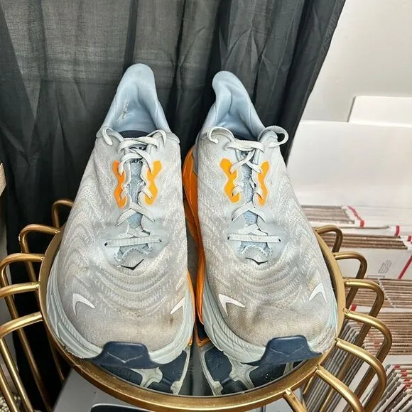 Hoka Arahi 6 Sneakers