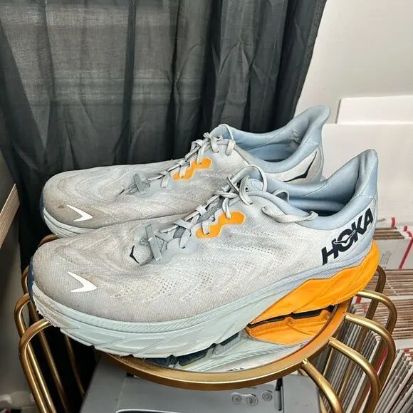 Hoka Arahi 6 Sneakers