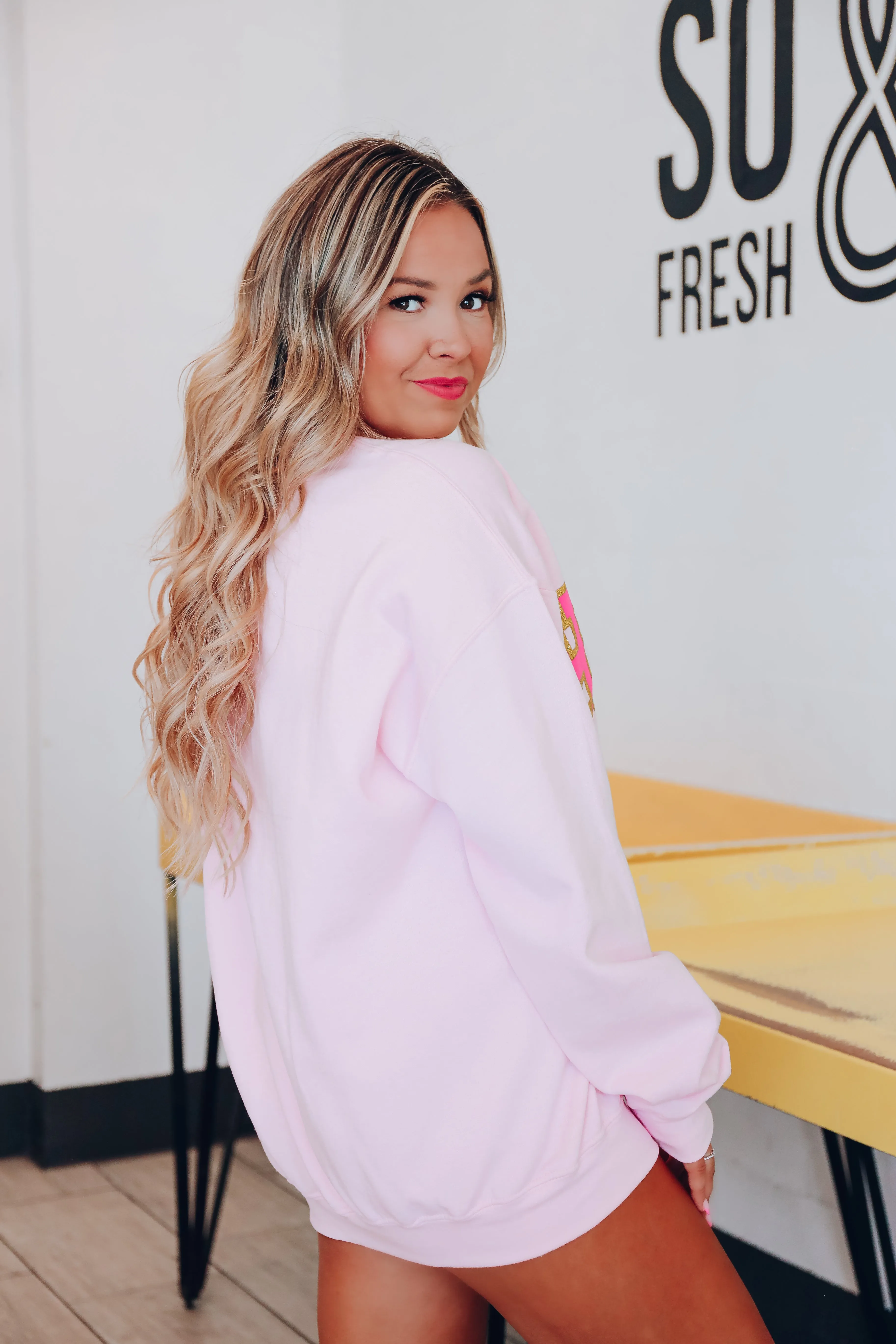 Howdy Glitter Graphic Sweatshirt - Pink