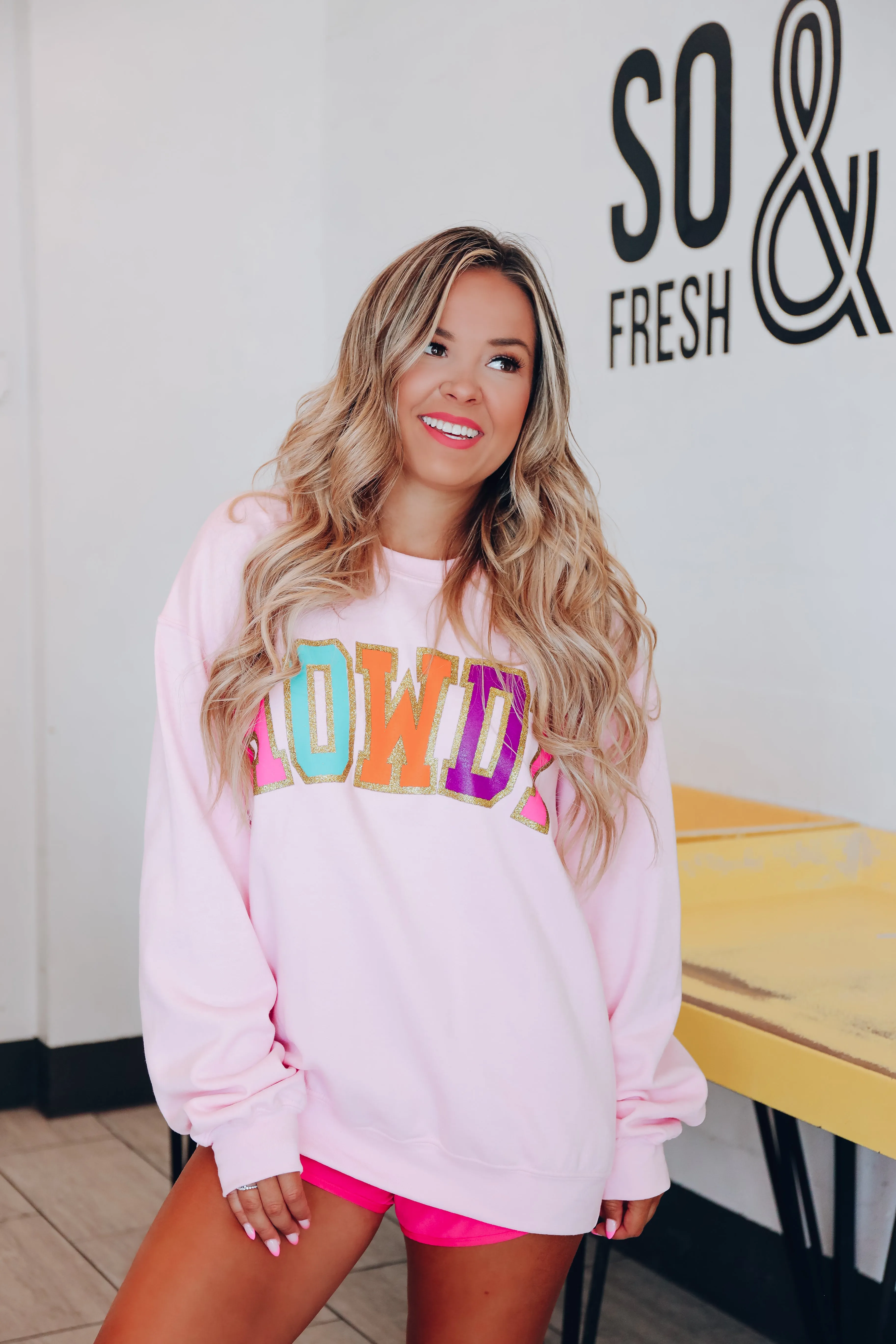 Howdy Glitter Graphic Sweatshirt - Pink
