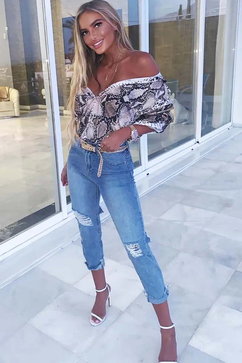 Light Denim Back Distressed Mom Jeans - Mio