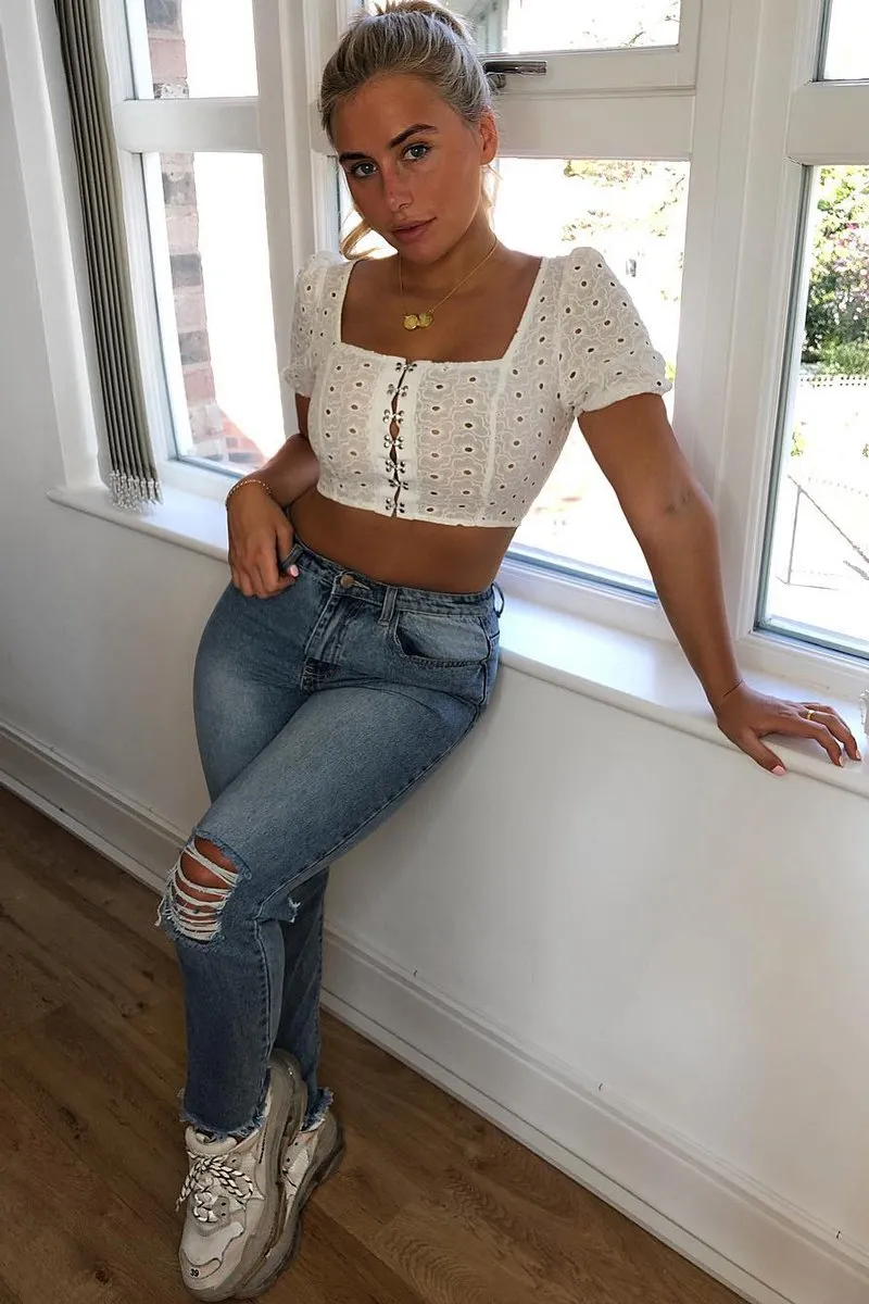 Light Denim Back Distressed Mom Jeans - Mio