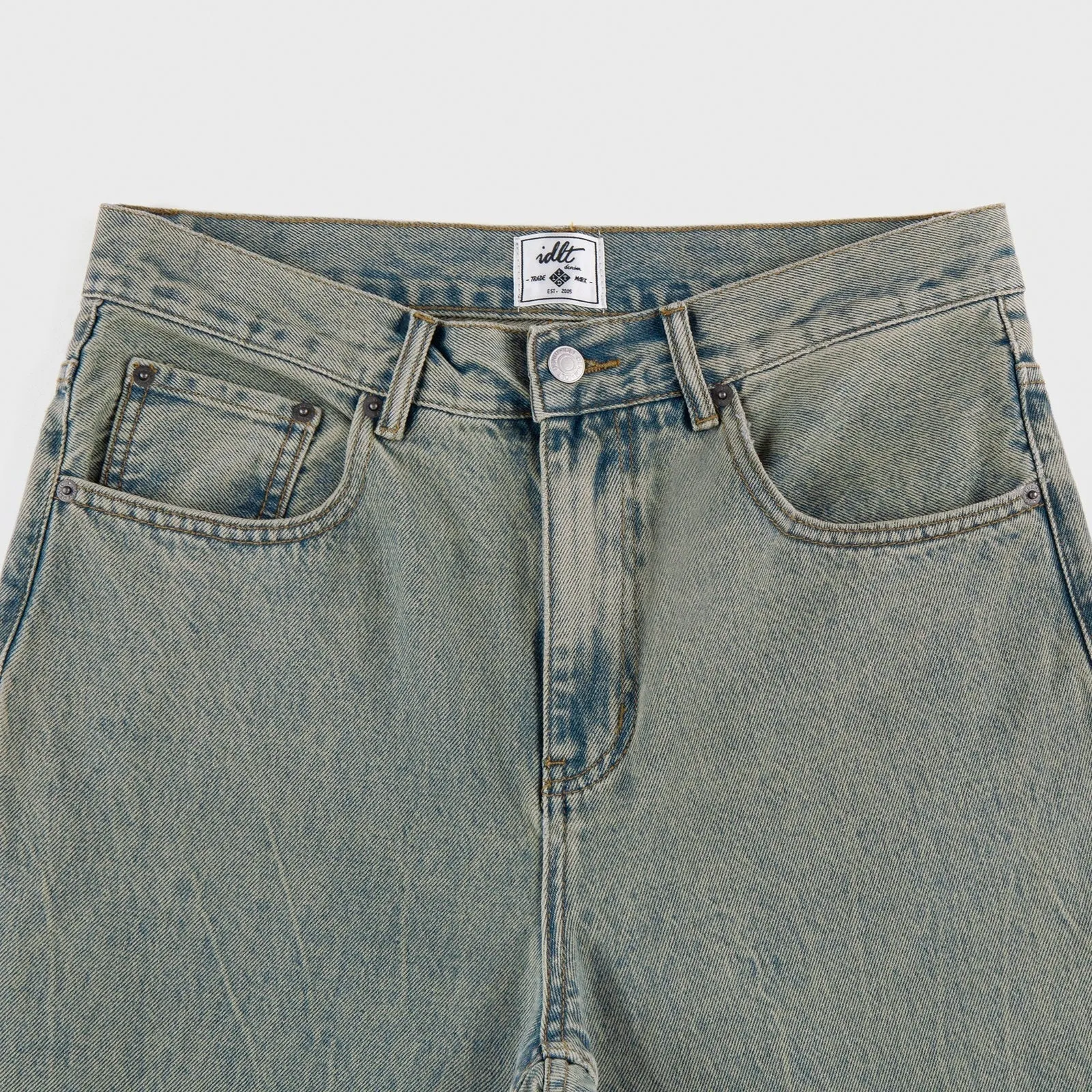 Loose-fit Vintage Straight-Leg Jeans