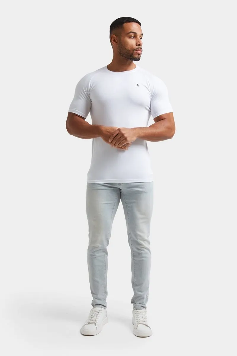 Muscle Fit Jeans in Sky Blue