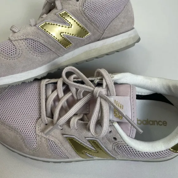 New balance Suede 520 Sneakers Gold toned size 8 womens