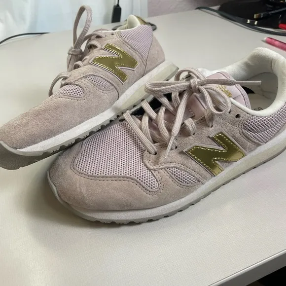 New balance Suede 520 Sneakers Gold toned size 8 womens