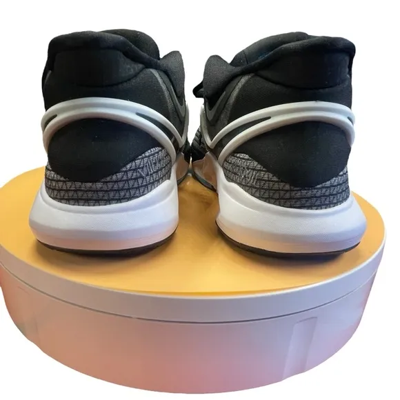 Nike Kyrie 8 go (GS) black-white-light menta “Orcas” youth sneakers. Size 5.5Y