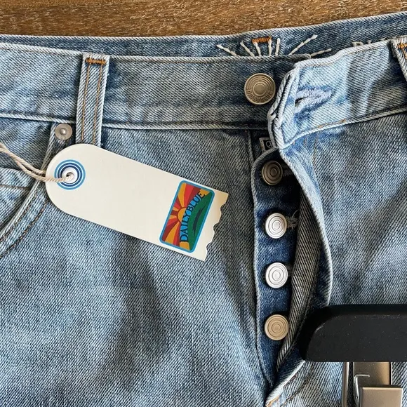 NWT DAILY BLUE / Adriano Goldschmied Freaky Jean Short in Lake SZ 28