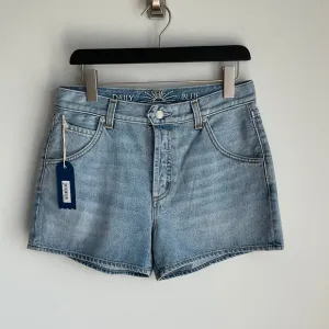 NWT DAILY BLUE / Adriano Goldschmied Freaky Jean Short in Lake SZ 28