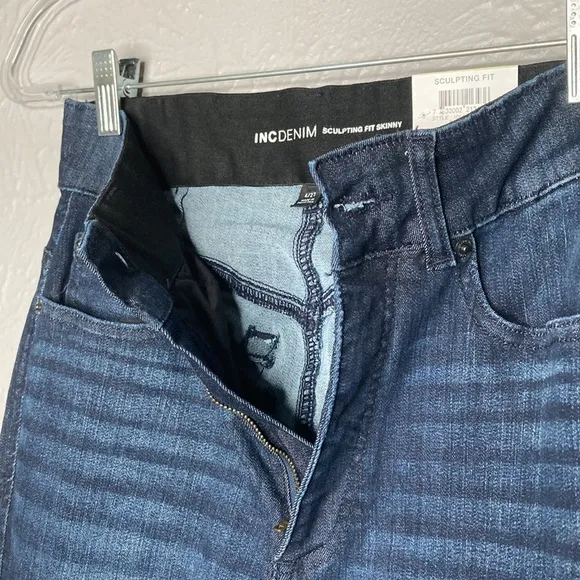 NWT INC Denim Dark Blue Sculpting-Fit Skinny Jeans Women's Size 4/27