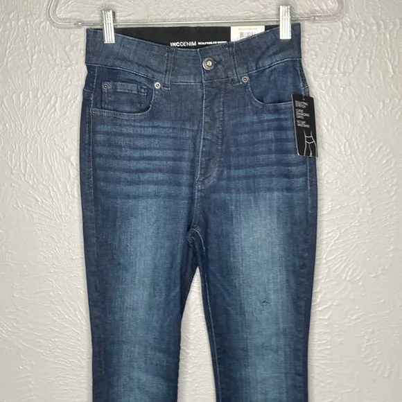 NWT INC Denim Dark Blue Sculpting-Fit Skinny Jeans Women's Size 4/27