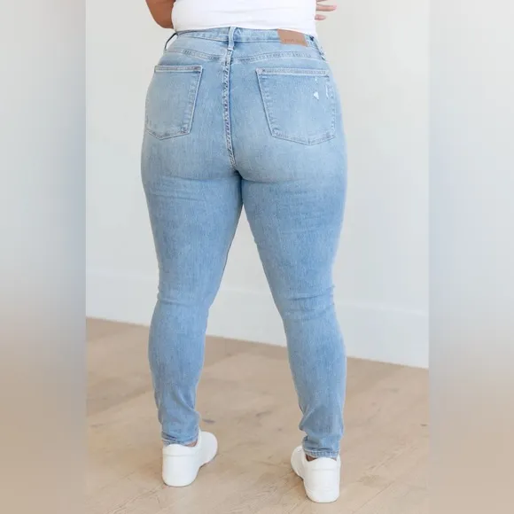 NWT Judy Blue Mid Rise Tummy Control Distressed Skinny Jeans