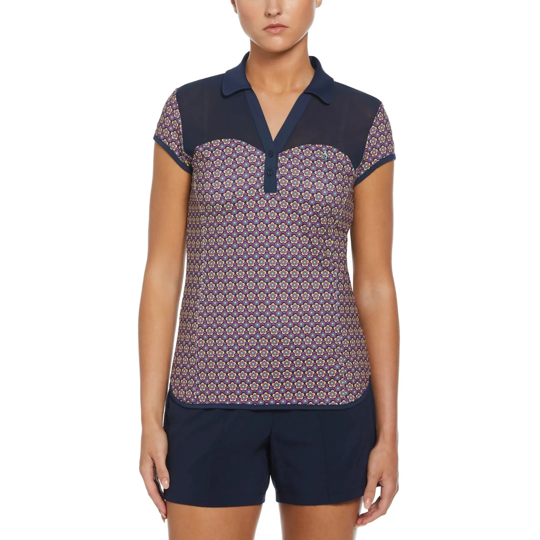 Polo de golf con estampado de pingüinos y mangas cortas
