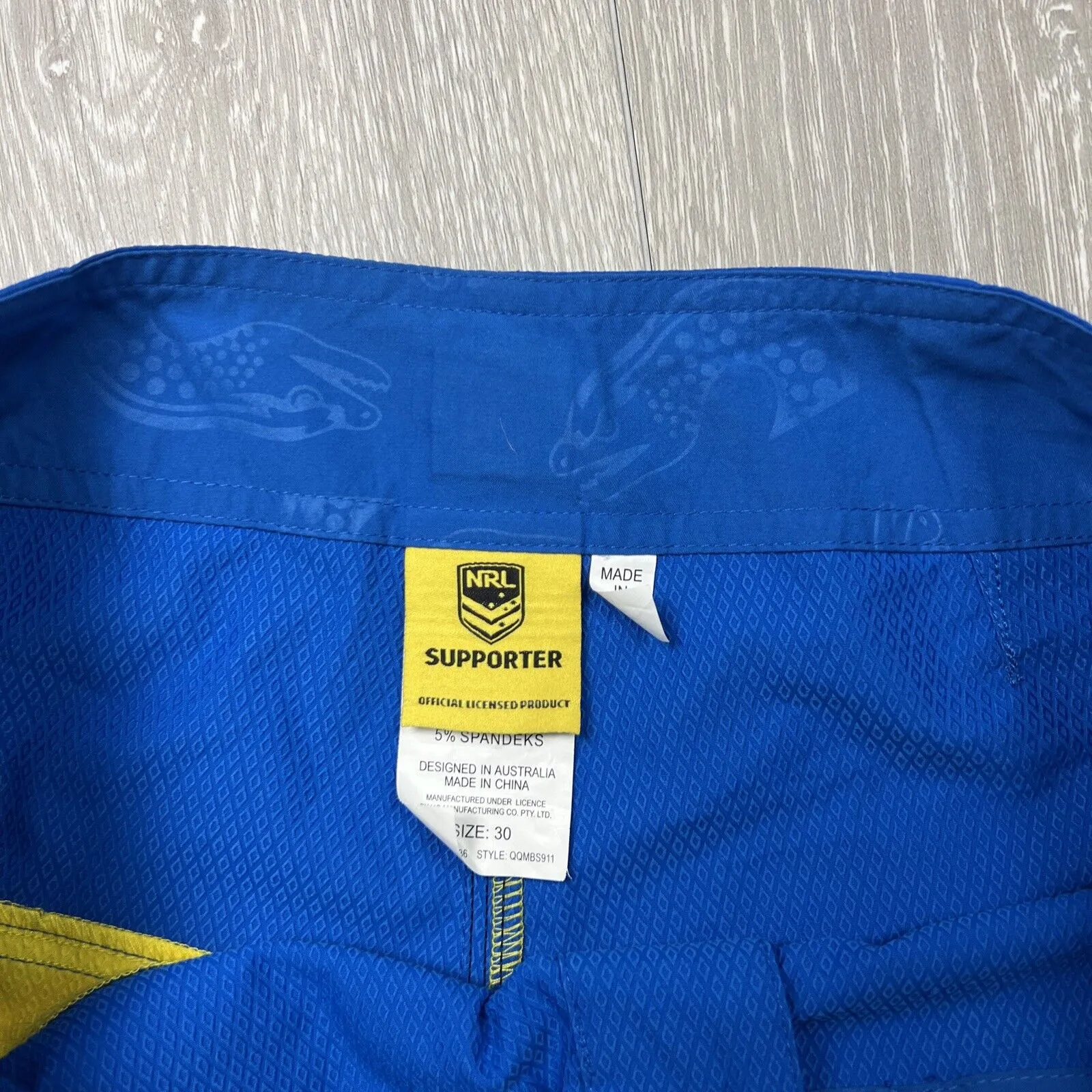 Quiksilver Mens Parramatta Eels Board Shorts Size 30 (New with grubby mark)