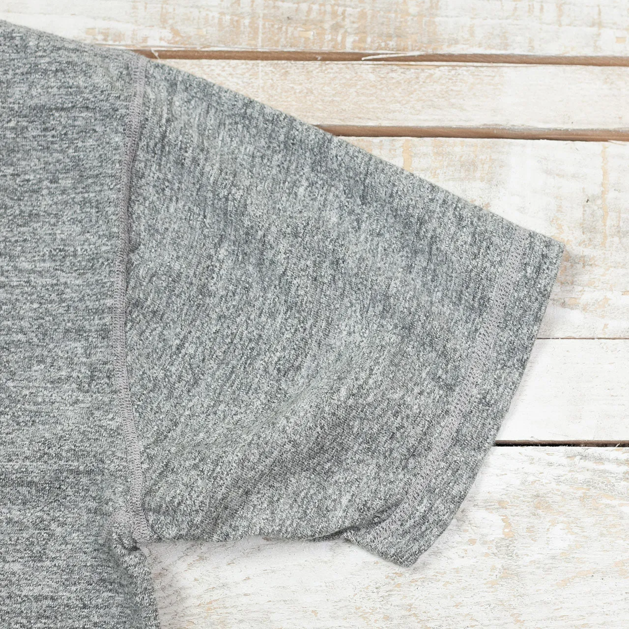 Slub Yarn Henley Neck T-Shirt Graumeliert