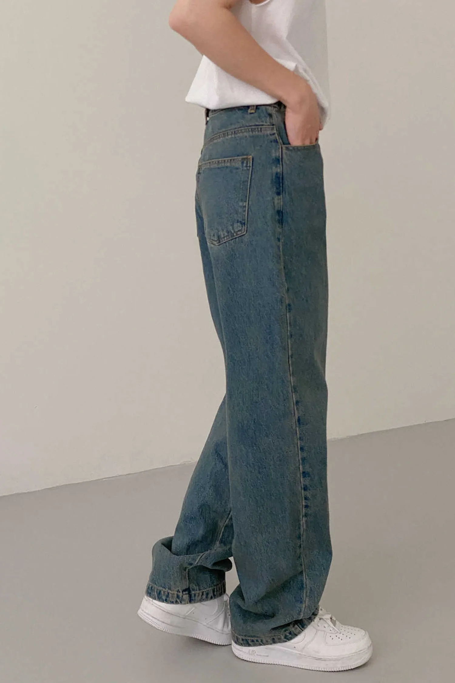 Straight Loose fit washed jeans