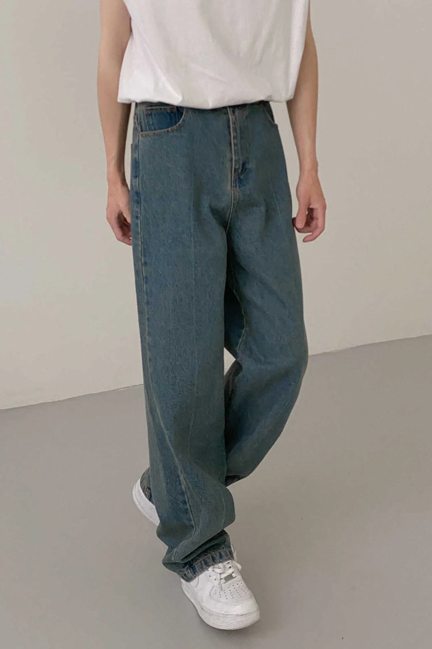 Straight Loose fit washed jeans