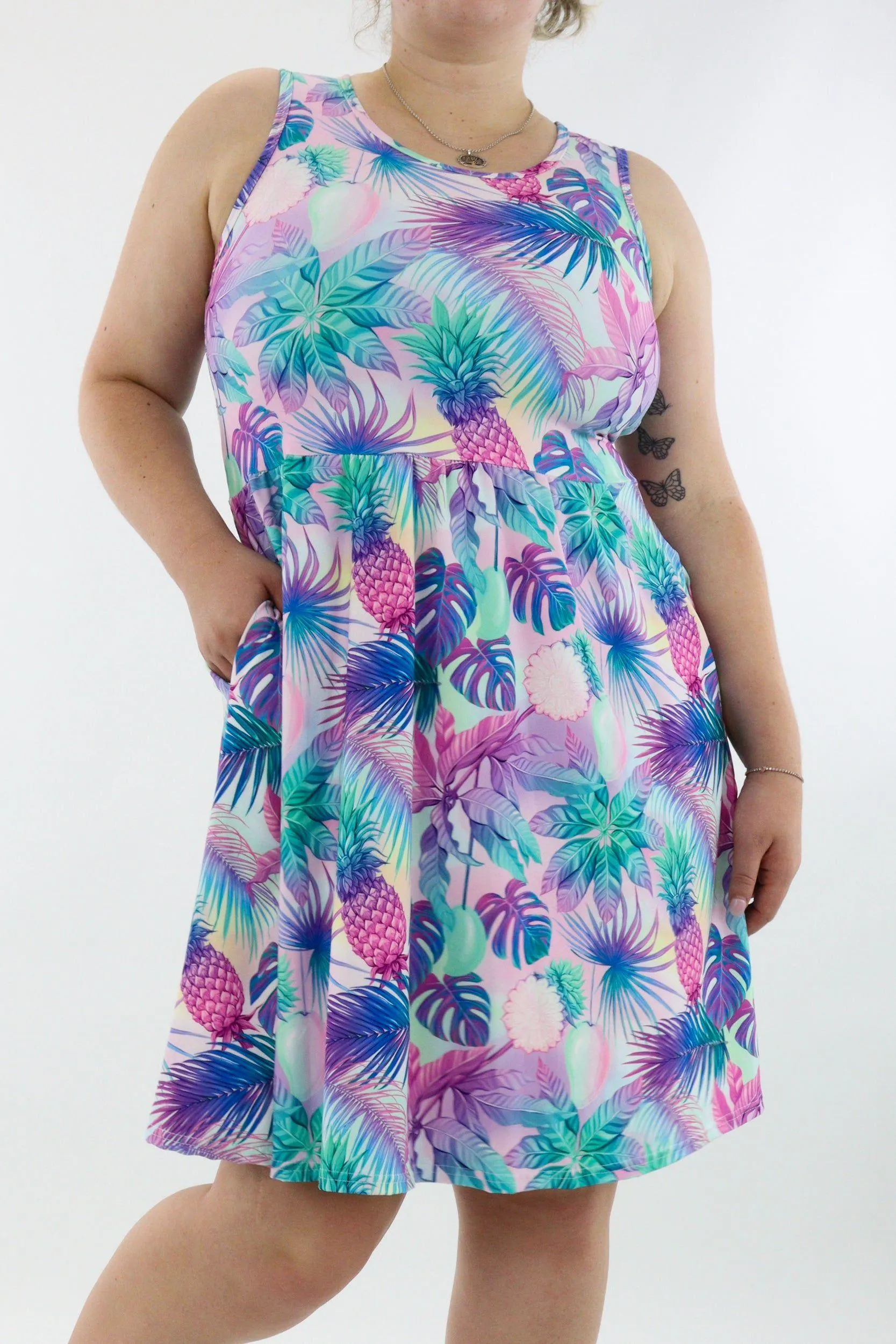Summer Dreams - Sleeveless Skater Dress - Knee Length - Side Pockets