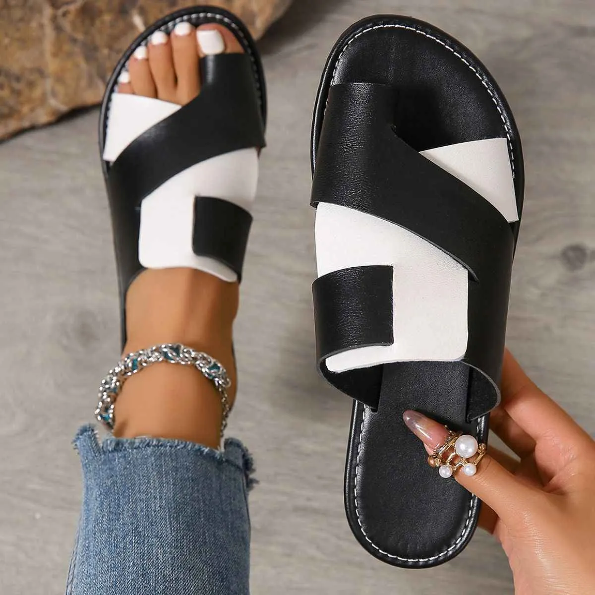 Toe Post Sandals - Stylish Toe Post Flats for Ultimate Comfort