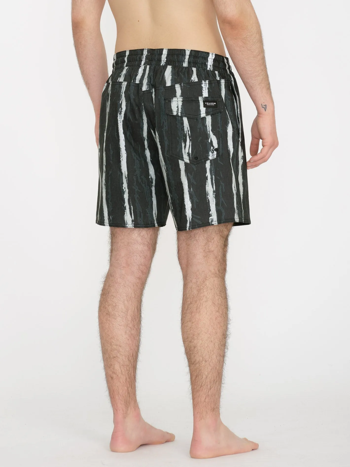 V Ent Hockey Dad Trunk 17" Boardshort - BLACK