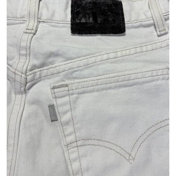 Vintage Levis Jeans Silver Womens 8 White 29x30.5 High Rise 90s Loose Fit USA