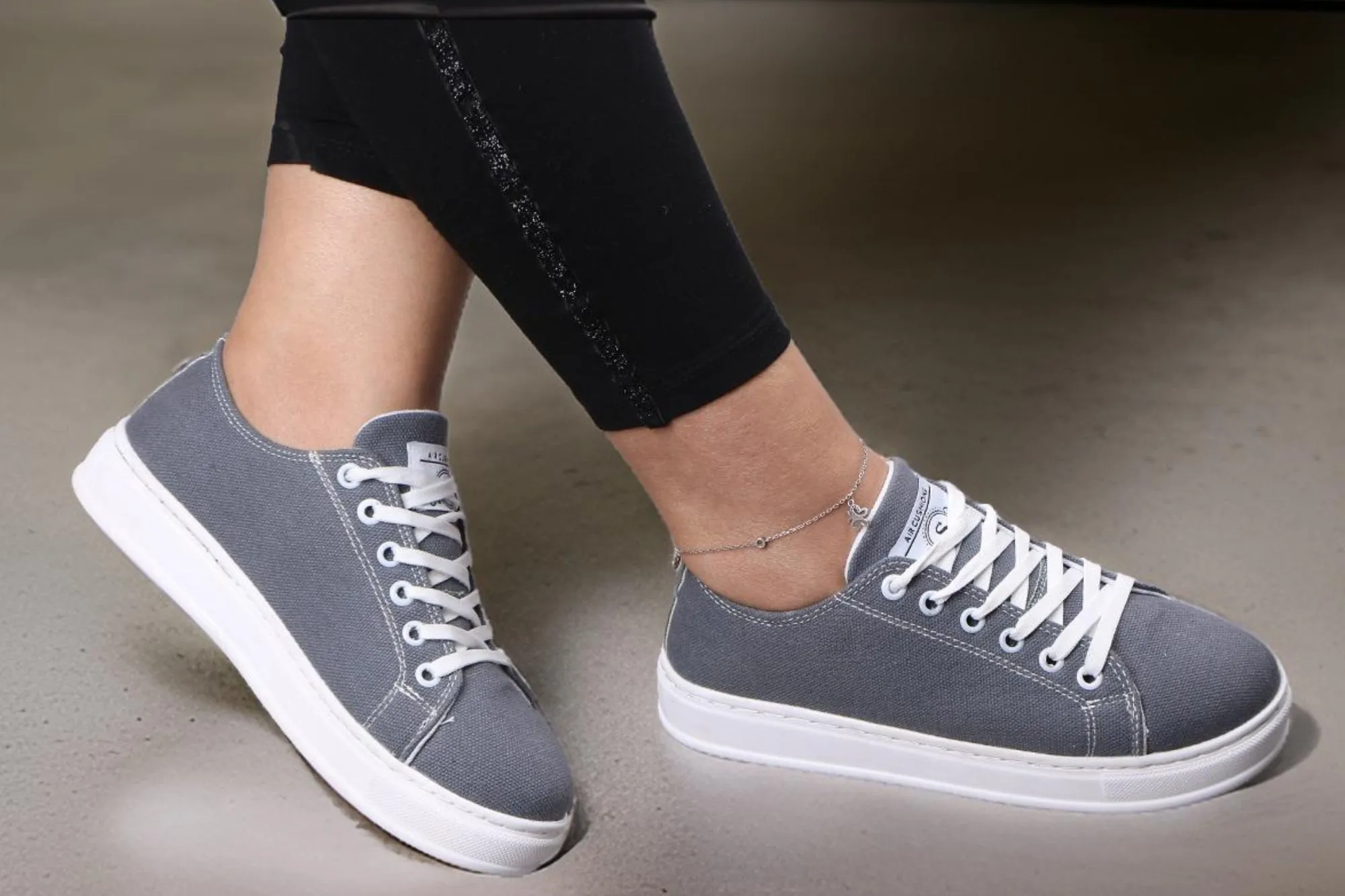Women's Sneakers - 4052_39