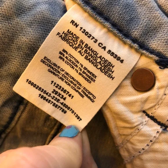 WranglerLight Wash Greta Flare Leg Jeans with Aztec Embroidered Hem Size 29x34