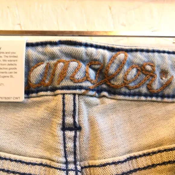 WranglerLight Wash Greta Flare Leg Jeans with Aztec Embroidered Hem Size 29x34
