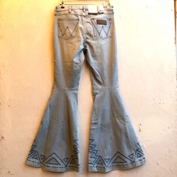 WranglerLight Wash Greta Flare Leg Jeans with Aztec Embroidered Hem Size 29x34