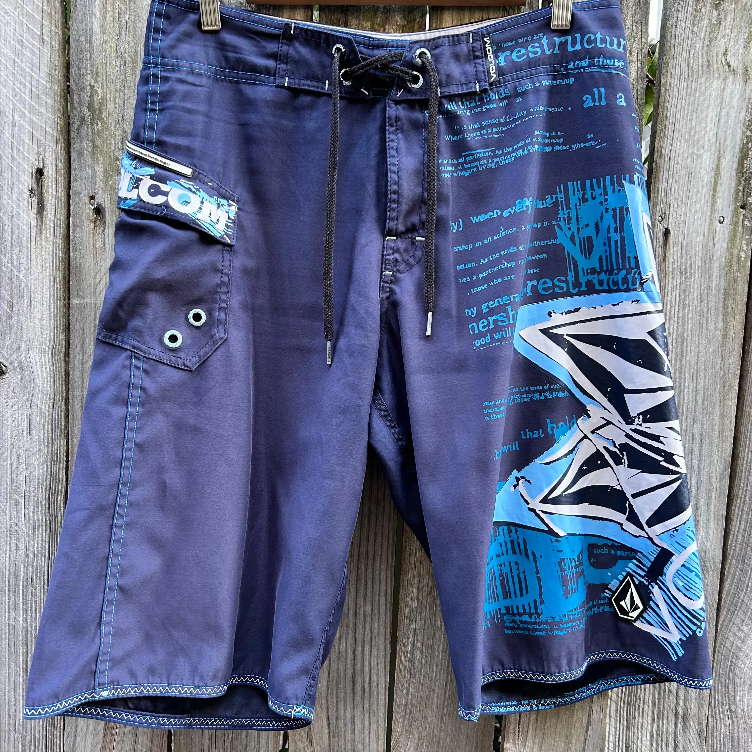 Y2K volcom boardshorts W32’